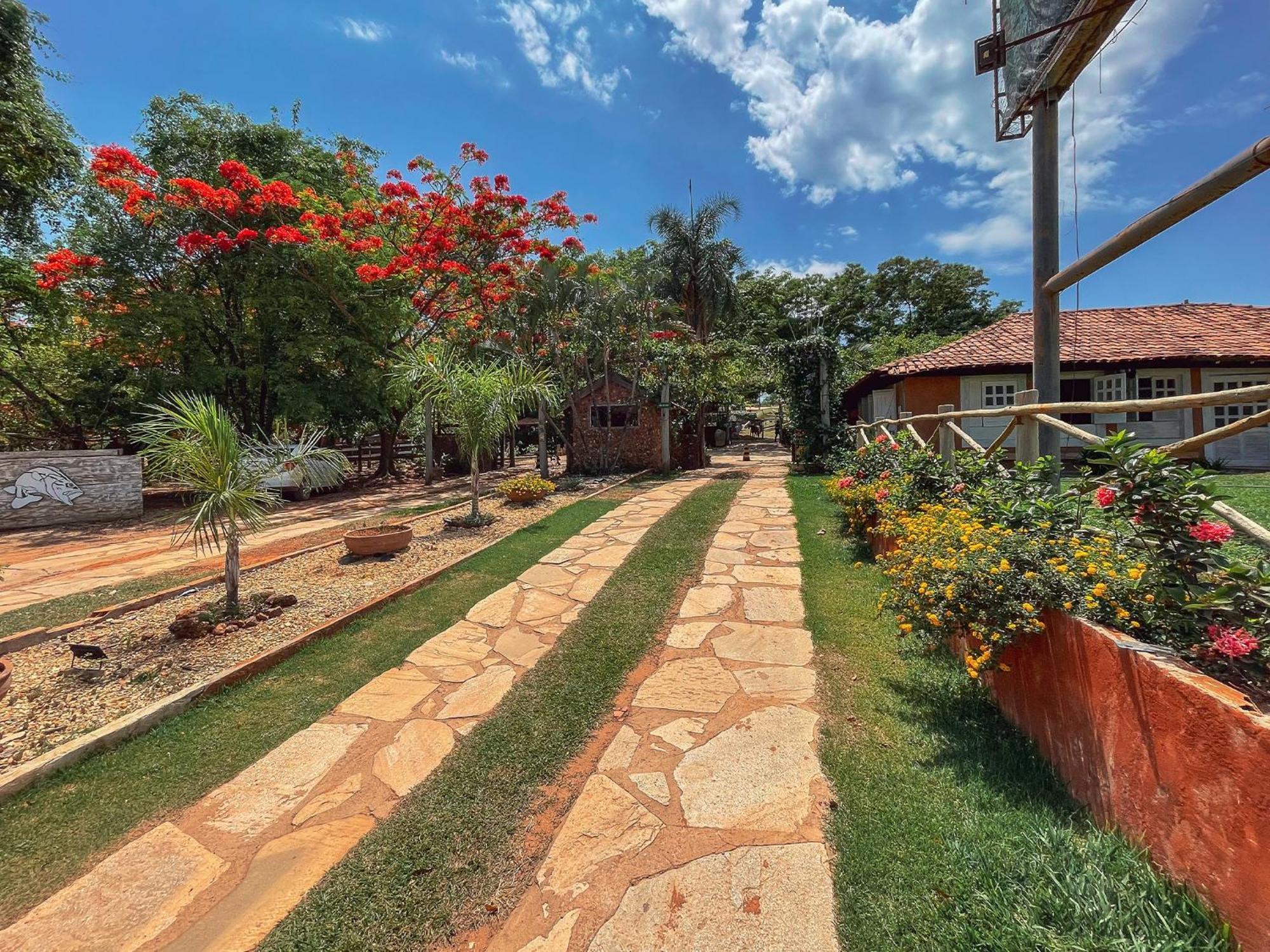 Ranchos 30 Hotel Fazenda Hidrolandia  Bagian luar foto